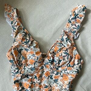 Cupshe Ditsy Floral Flutter Sleeve One piece 🏝️